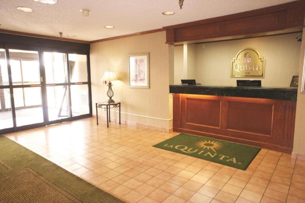La Quinta Inn By Wyndham Detroit Southgate Exterior foto